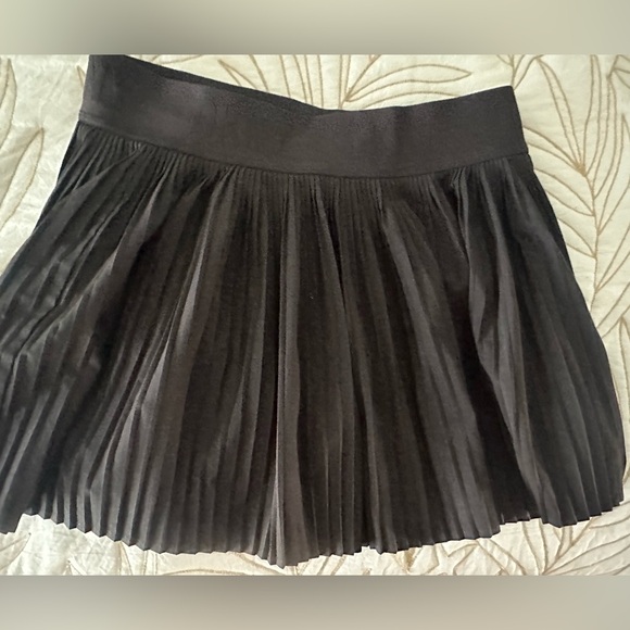 Pleased DKNY tennis skirt - Picture 4 of 4